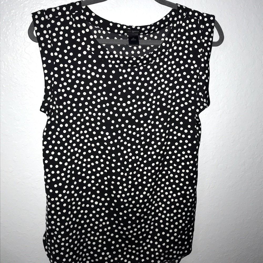 Ann Taylor🖤 XS black & white Polka Dot Blouse, for work or casual, like new